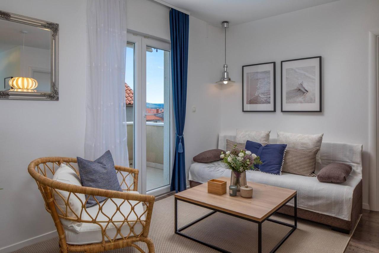 Apartments Valentina Bol Exterior photo