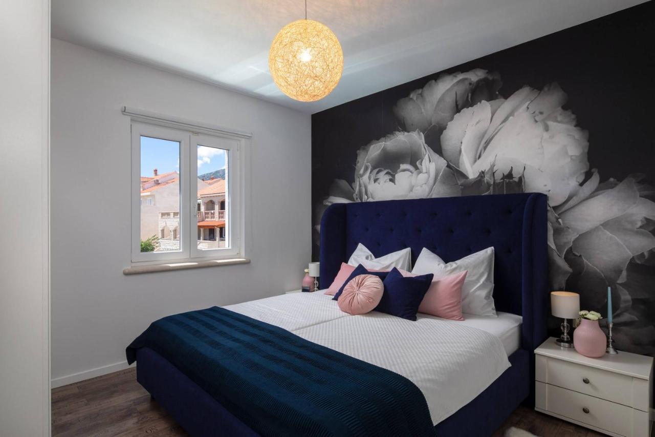 Apartments Valentina Bol Exterior photo